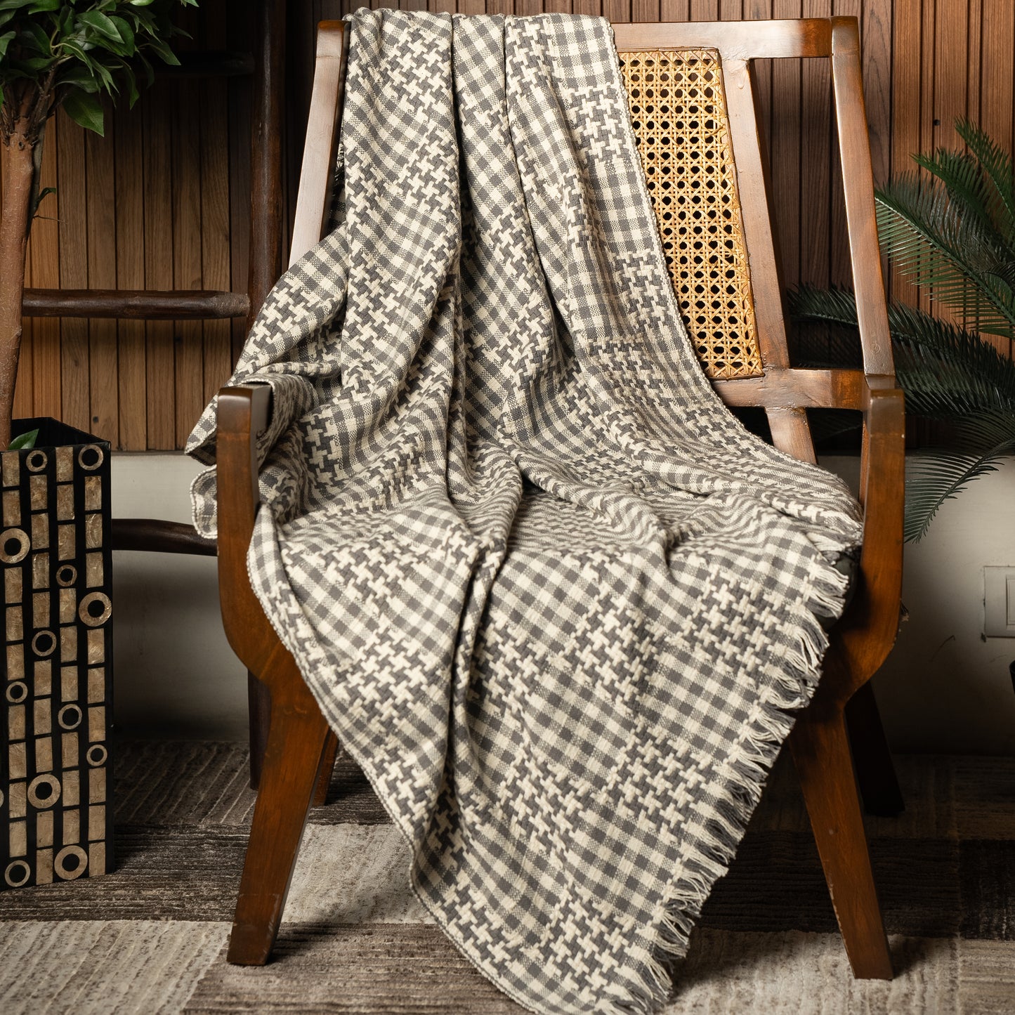Divergent Checkered